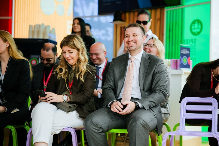 С чего начать франшизный бизнес: на ПМЭФ прошел паблик-ток о франчайзинге