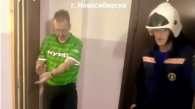 Курьеру зажало руку дверями лифта на улице Немировича-Данченко в Новосибирске
