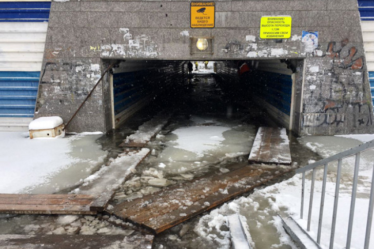 Экстренная ситуация в Оби – пешеходные туннели ушли под воду в ноябре