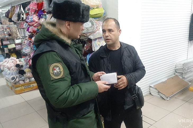 В Новосибирске силовики провели облаву на мигрантов в скандальном ТЦ «Восток»