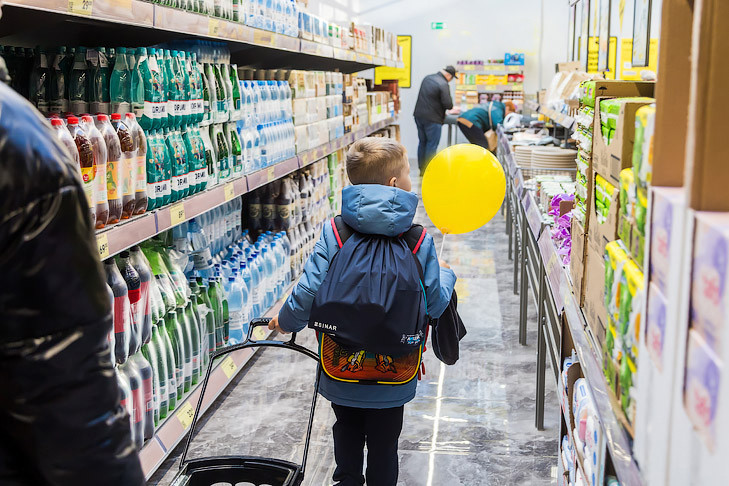 Около 500 тысяч сибирских школьников познают азы финансовой грамотности с детской СберКартой