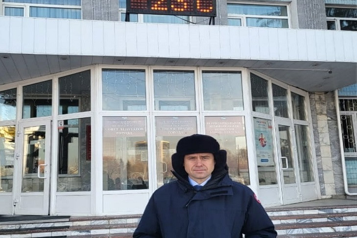 Депутат Госдумы Аксененко взял под контроль ситуацию с замерзающими студентами НГУ