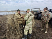 Новейшие тепловизоры и квадрокоптеры помогают инспекторам контролировать весеннюю охоту на уток в регионе