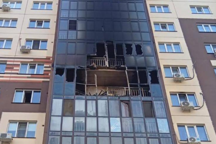 Пятьдесят восемь человек из-за пожара эвакуировали на Заречной в Новосибирске