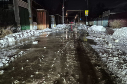 Дома в Буграх затопило из-за порыва водовода в Новосибирске