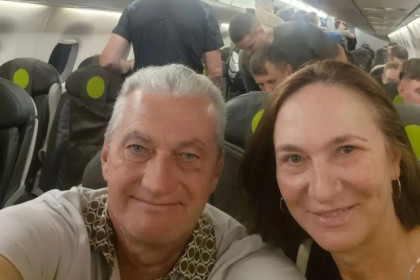 Преподаватель медвуза спасла иностранку на борту самолета «Новосибирск-Благовещенск»