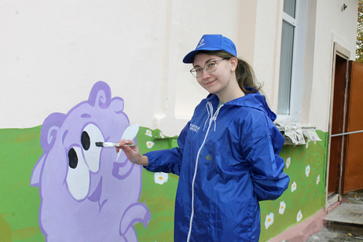 Смешарики украсили здание детской поликлиники в Куйбышеве