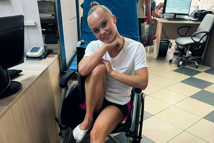 Олимпийской чемпионке Ангелине Мельниковой наложили гипс в Новосибирске