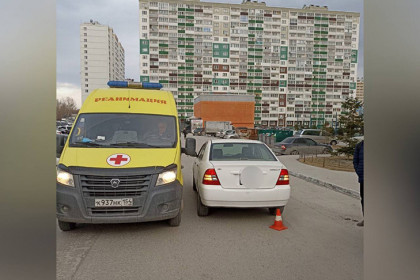﻿﻿﻿Десятилетнего ребенка сбил во дворе дома водитель «Тойоты» в Новосибирске