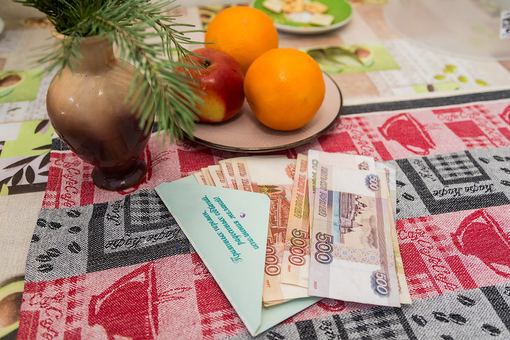 Названы три категории работников для выплаты 13-й зарплаты в декабре-2025