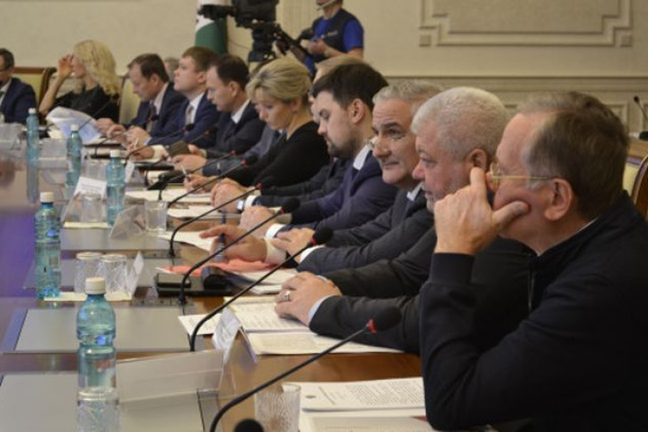 В правительстве региона прошла межрегиональная конференция по обеспечению энергетической безопасности Сибири