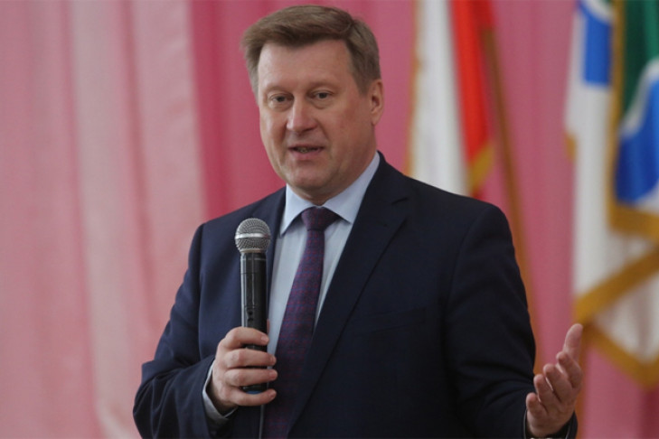 Мэр Новосибирска получил звание «Ветерана труда»