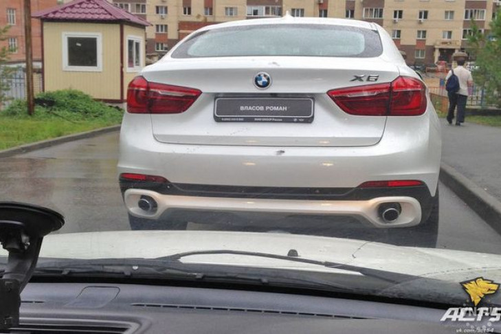 Именной BMW X6 Романа Власова заметили в Новосибирске