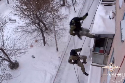 Банду из 18 наркоторговцев задержали спецназовцы в Новосибирске