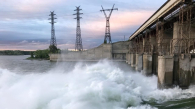 На Новосибирской ГЭС второй раз проведут сброс воды с древесиной