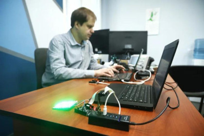 Производство мини-компьютеров и микросхем запустили в Новосибирске