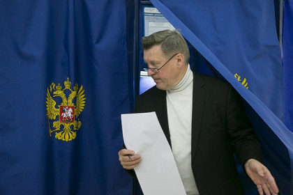 Мэр Новосибирска принял участие в голосовании по поправкам в Конституцию РФ