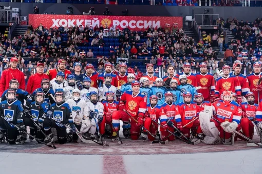 Яркое мастер-шоу по хоккею прошло в Новосибирске в рамках Кубка Первого канала