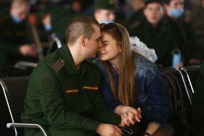 Первые призывники из Новосибирской области отправились служить в армию