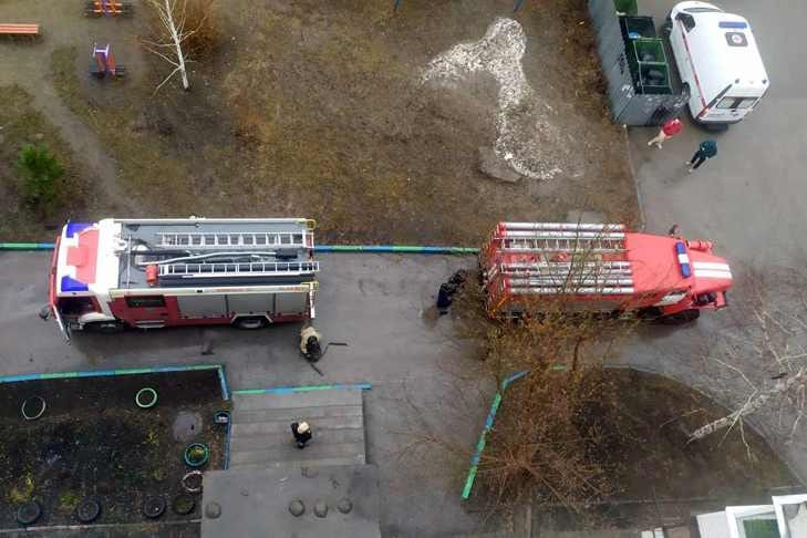 Шесть человек спасли и один погиб при пожаре в Кировском районе Новосибирска