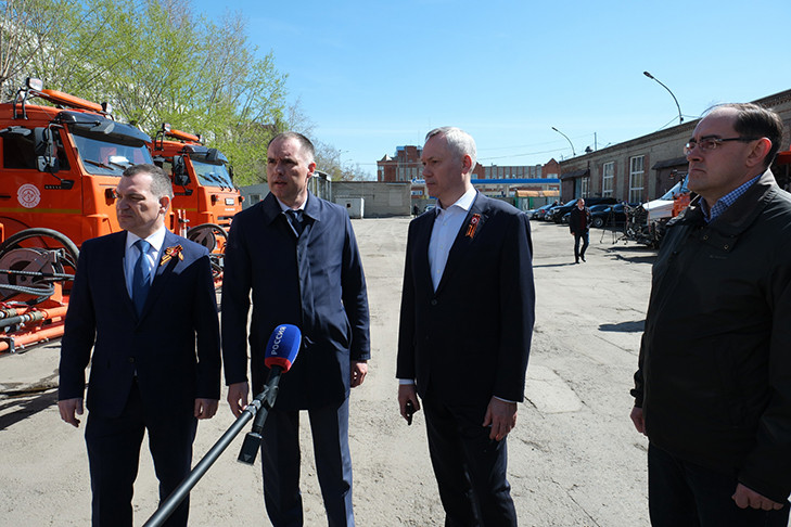 Правительство региона направит 400 млн рублей на новую технику для уборки Новосибирска