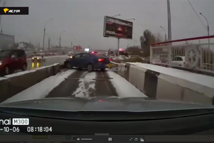 Метель спровоцировала массовое ДТП в Новосибирске