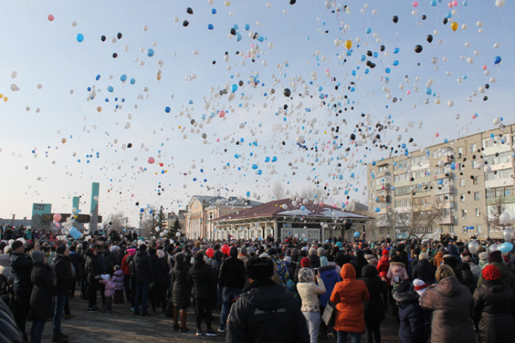 Массовые акции памяти жертв Кемерова прошли в Новосибирской области