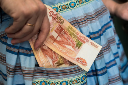 Дети копят лучше: признались более половины российских родителей