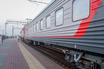 Не заметил транспорт: мужчина погиб под поездом в Новосибирской области