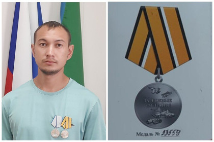 «За отвагу» и «За боевые отличия» наградили участника СВО Романа Алимова из Усть-Тарки