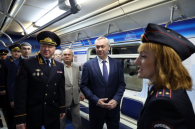 Тематический поезд к 90-летию Госавтоинспекции начал курсировать в метро Новосибирска