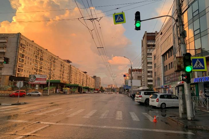Мальчика на светофоре сбил водитель электросамоката в Новосибирске