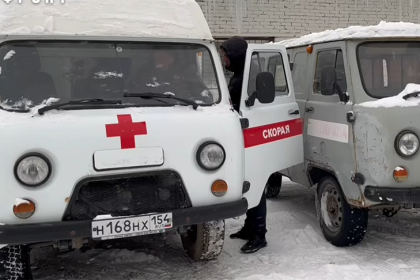 Первую партию автомобилей скорой помощи отправили на СВО волонтеры Новосибирска