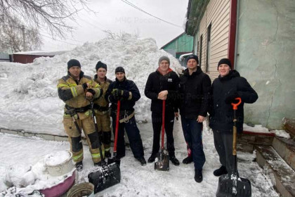 Пожарные помогают семьям мобилизованных в Новосибирской области