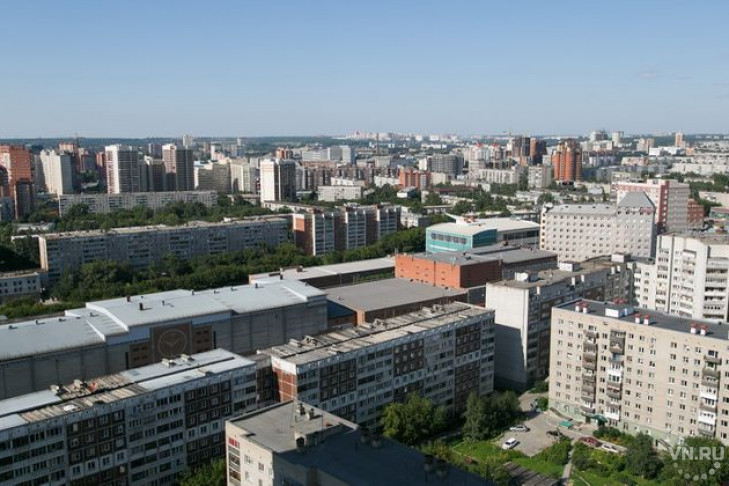 Спрыгнуть с 17-го этажа помешали парню в Новосибирске