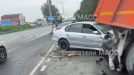 Иномарка врезалась в бензобак КАМАЗа в Новосибирске