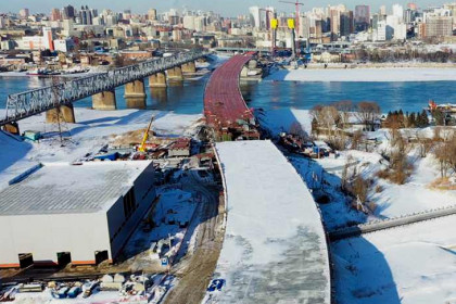 Четвертый мост через Обь будет построен в срок, уверен Андрей Травников