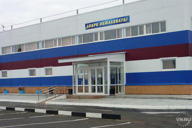 На состояние спортшколы Татарска пожаловались губернатору родители юных шорт-трекистов