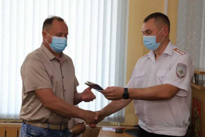 Шесть жителей ДНР и ЛНР стали гражданами РФ в Новосибирске
