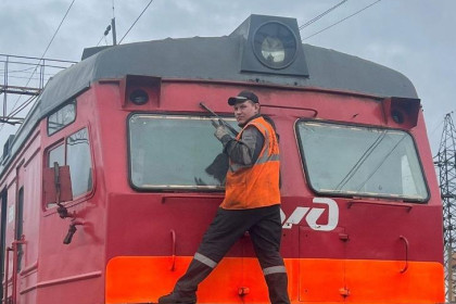 О любви к железной дороге рассказал 19-летний помощник машиниста из Новосибирска
