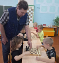В шахматы учатся играть воспитанники «Ивушки»