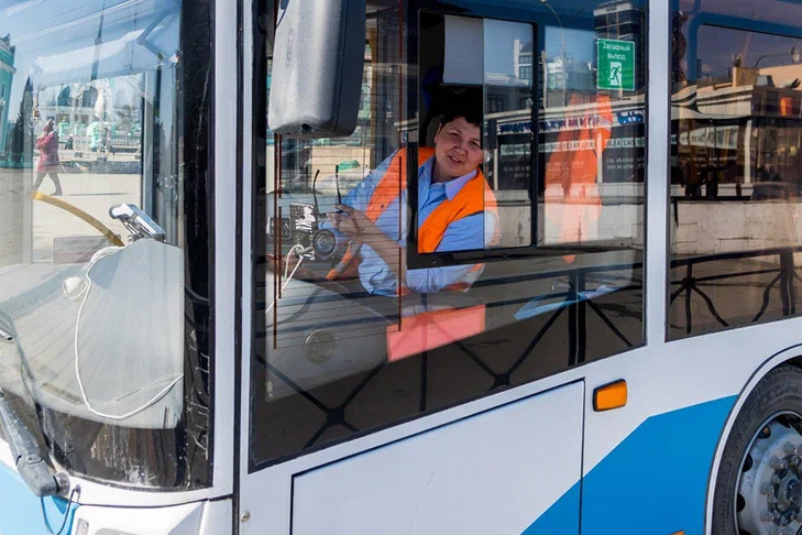 Автобус №79 изменил маршрут из-за ремонта теплосети