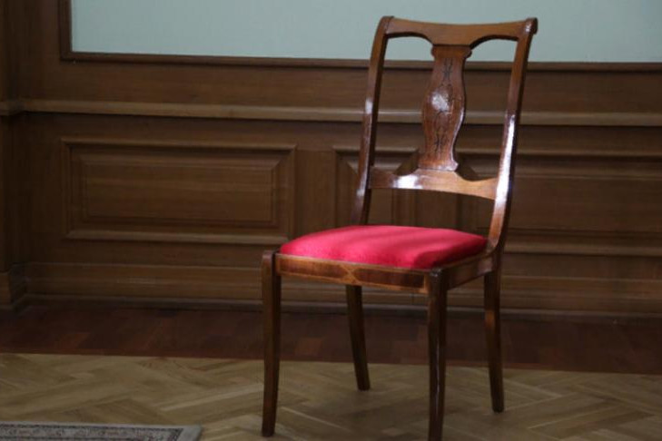 Сначала деньги, потом стулья: липовый продавец мебели из Новосибирска проведет 3 года в колонии