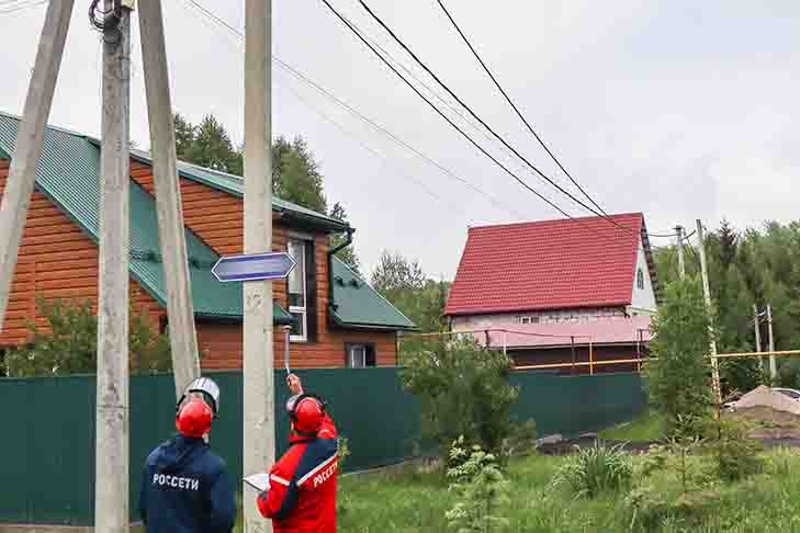 За 8 месяцев специалисты «Россети Новосибирск» зафиксировали нелегальные подвесы оптики на 22 тысячах опор ЛЭП