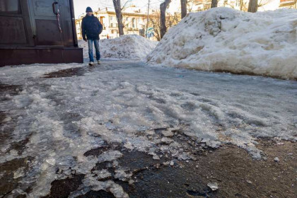 Желтый уровень опасности из-за гололеда объявлен в Новосибирске