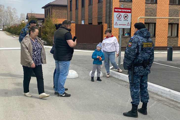 Украденного сына вернули жительнице Новосибирска после 9 месяцев разлуки