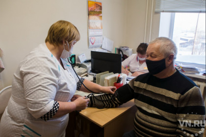 Массовая вакцинация против COVID-19 идет в районах Новосибирской области
