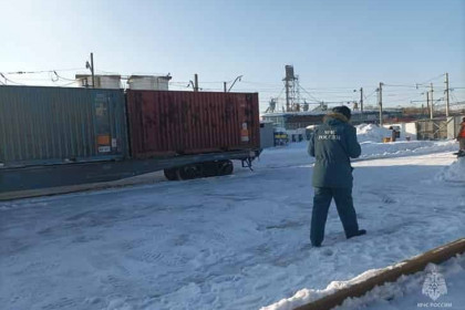 Прокуратура выясняет причину течи соляной кислоты на станции Инская