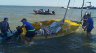 Спасатели эвакуировали девушек с каяка на Новосибирском водохранилище