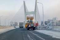 Четвертый мост в Новосибирске почистили от снега